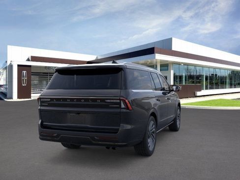 New 2026 Lincoln Navigator L Reserve AWD/4WD image 8