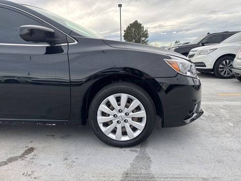 Used 2018 Nissan Sentra S image 3