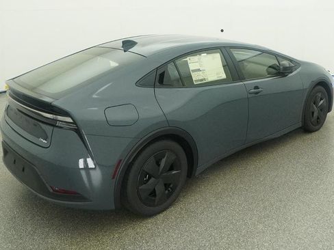 New 2026 Toyota Prius Plug-In Hybrid FWD image 18