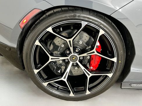 Used 2024 Lamborghini Revuelto AWD/4WD image 43