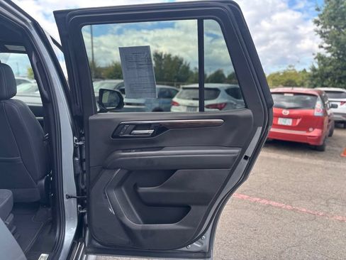 Used 2025 Chevrolet Tahoe LT AWD/4WD image 17