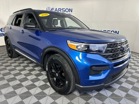 Used 2020 Ford Explorer XLT w/ Comfort Package AWD/4WD image 4
