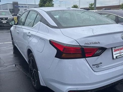 Certified 2025 Nissan Altima 2.5 SR w/ SR Premium Package AWD/4WD image 3