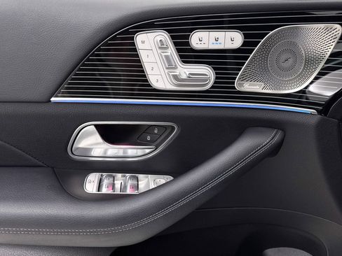 Used 2024 Mercedes-Benz GLS 450 4MATIC image 45