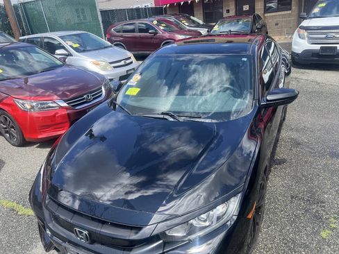 Used 2017 Honda Civic Sport image 4
