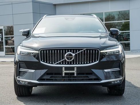 Used 2023 Volvo XC60 B5 Ultimate w/ Climate Package image 2