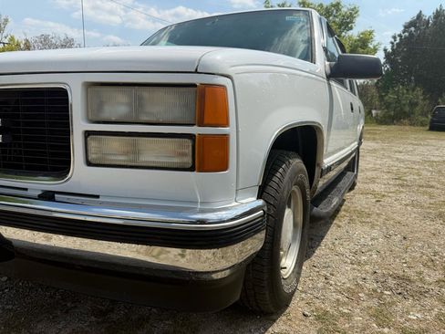 Used 1998 GMC Yukon 2WD 4-Door w/ Marketing Opt Pkg 5 image 10