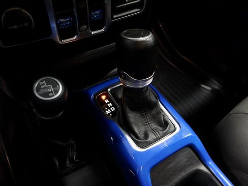 Used 2022 Jeep Gladiator Willys image 36