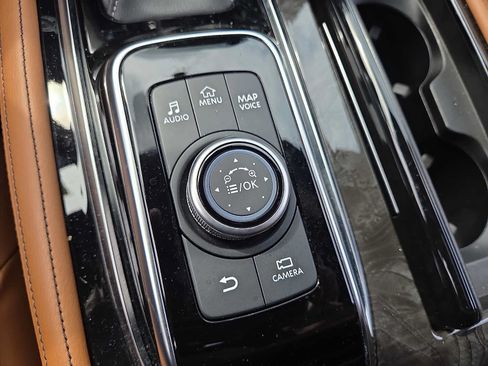 Used 2024 INFINITI QX80 Sensory AWD/4WD image 24