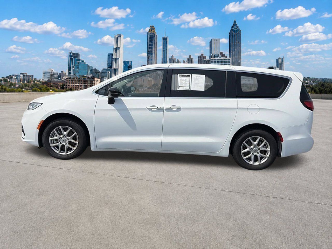Used 2024 Chrysler Pacifica Touring-L FWD image 21