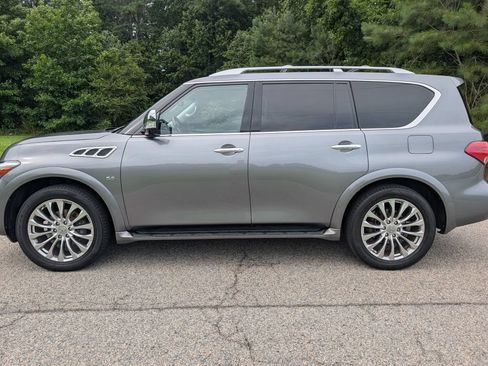 Used 2017 INFINITI QX80 4WD w/ Deluxe Technology Package image 2