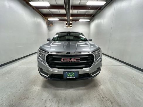 Certified 2024 GMC Terrain SLE AWD/4WD image 3