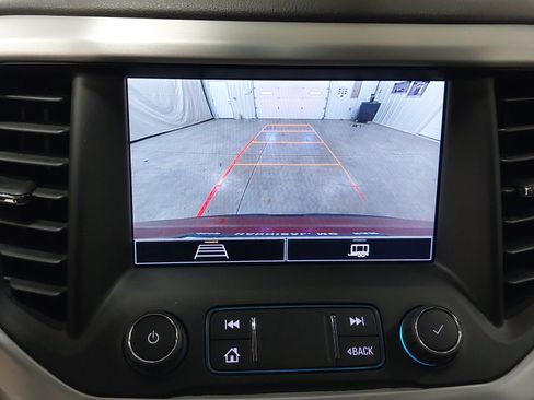 Used 2023 GMC Acadia SLE w/ Driver Convenience Package image 36