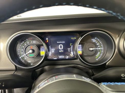 Used 2022 Jeep Wrangler Unlimited Rubicon 4xe w/ Steel Bumper Group image 17