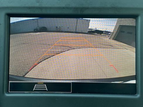 Used 2023 Chevrolet Equinox LT image 4