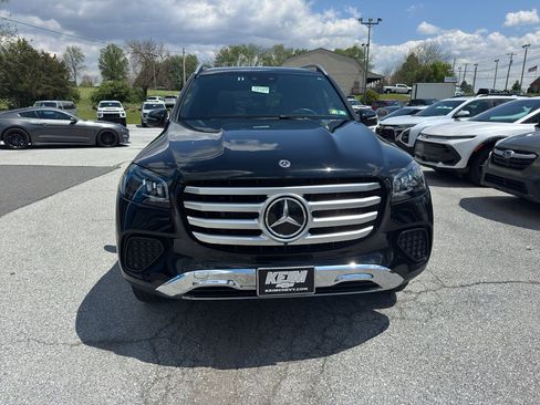 Used 2025 Mercedes-Benz GLS 450 4MATIC image 2