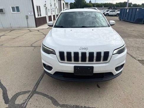 Used 2019 Jeep Cherokee Latitude Plus w/ Cold Weather Group AWD/4WD image 6