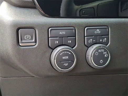 Used 2023 Chevrolet Silverado 1500 LT image 25