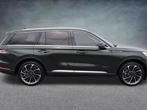 Used 2023 Lincoln Aviator Reserve w/ Equipment Group 201A AWD/4WD image 2