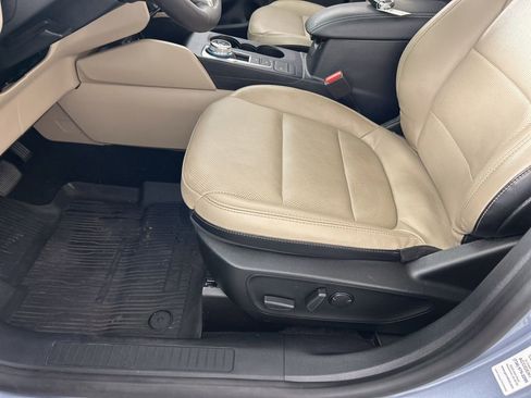 Used 2022 Ford Escape SEL w/ Technology Package image 27