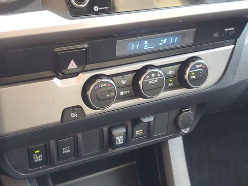 Used 2022 Toyota Tacoma SR5 w/ Technology Package image 26