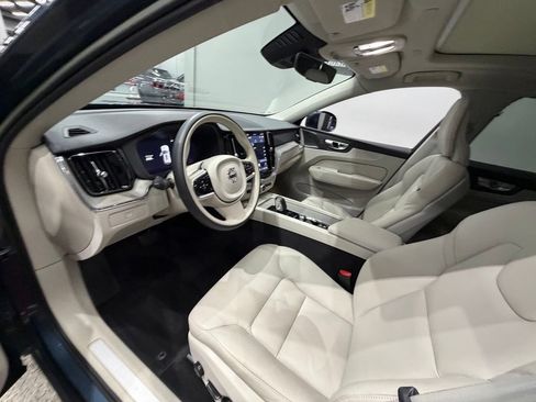 Used 2023 Volvo XC60 B5 Plus w/ Climate Package AWD/4WD image 21