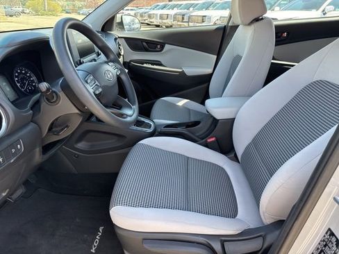 Used 2022 Hyundai Kona SE image 21