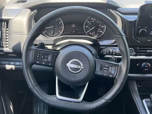 Used 2024 Nissan Pathfinder SL AWD/4WD image 14