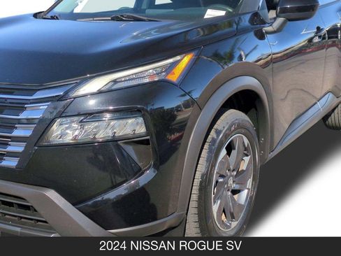 Used 2024 Nissan Rogue SV FWD image 10
