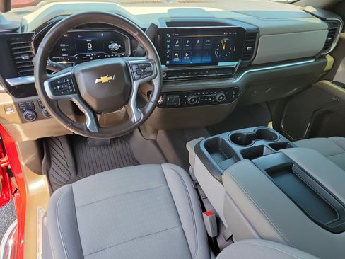 Used 2024 Chevrolet Silverado 1500 LT AWD/4WD image 14