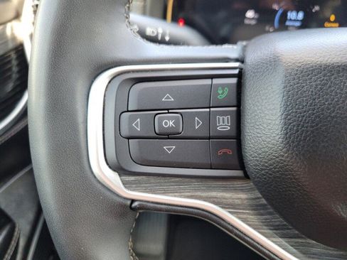 Used 2024 Jeep Wagoneer L Series II RWD image 14