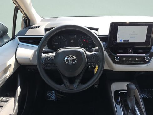 Used 2025 Toyota Corolla LE image 12