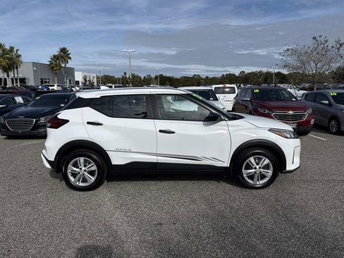 Certified 2025 Nissan Kicks Play S image 2