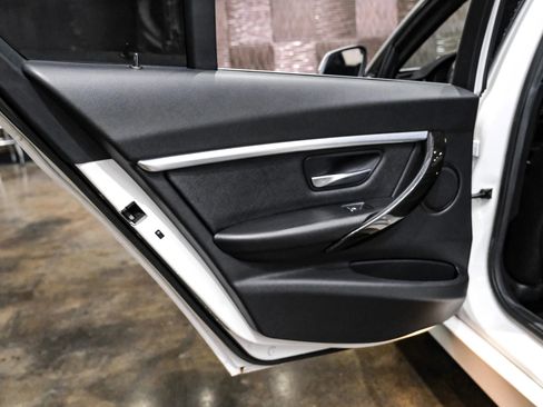 Used 2018 BMW 330i Sedan RWD image 37