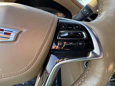 Used 2018 Cadillac Escalade Platinum image 32