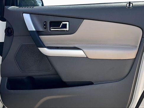 Used 2013 Ford Edge SEL FWD image 23