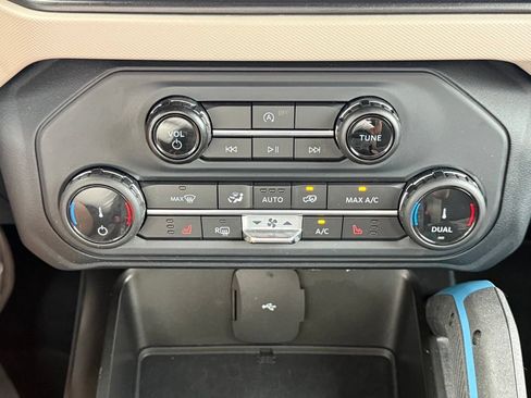 Used 2022 Ford Bronco Wildtrak AWD/4WD image 13