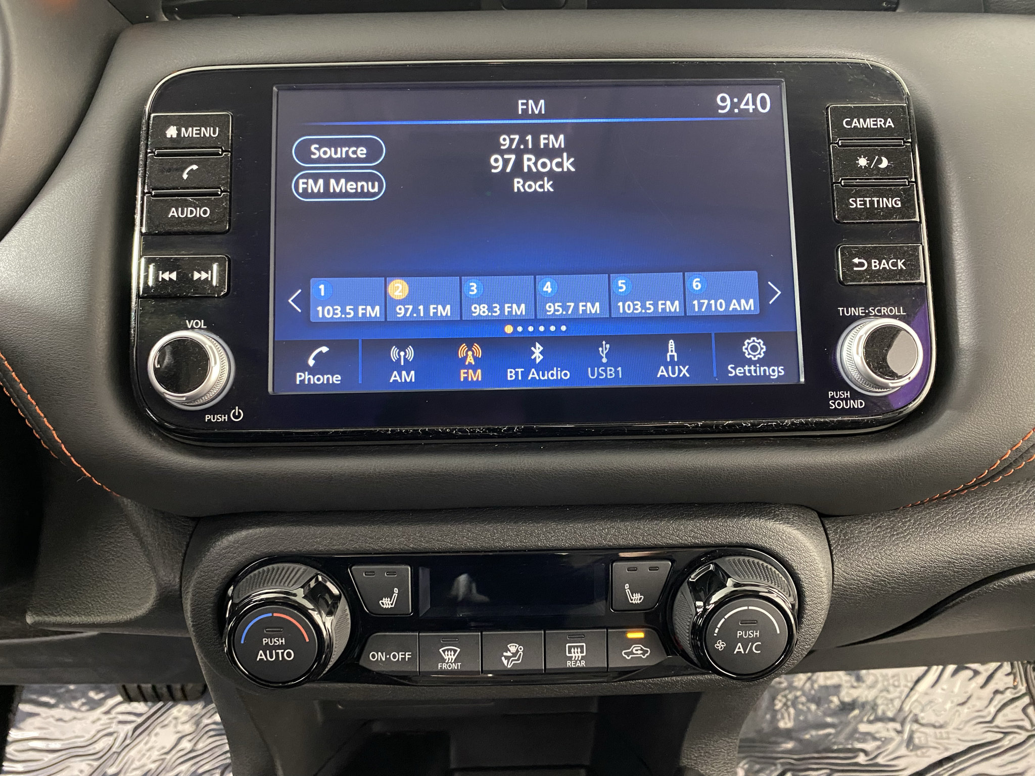Used 2024 Nissan Kicks SR w/ SR Premium Package FWD image 25