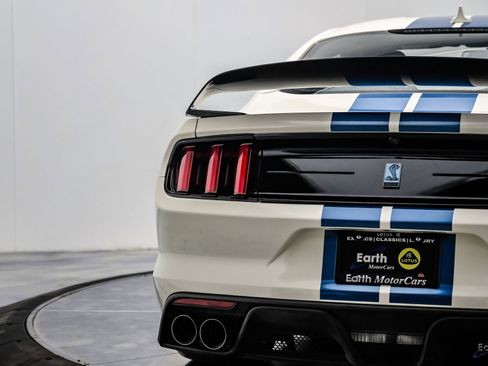 Used 2020 Ford Mustang Shelby GT350R w/ GT350R Equipment Group 920A RWD image 17