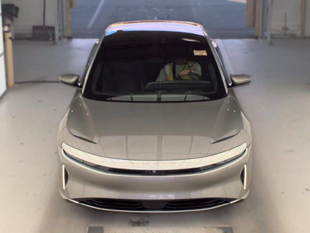 Used 2023 Lucid Air Touring AWD/4WD image 3