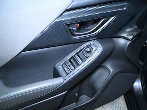 Used 2025 Subaru Crosstrek 2.0i Premium image 27