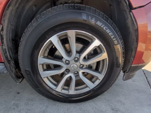 Used 2014 Nissan Pathfinder SL w/ SL Premium Package image 36