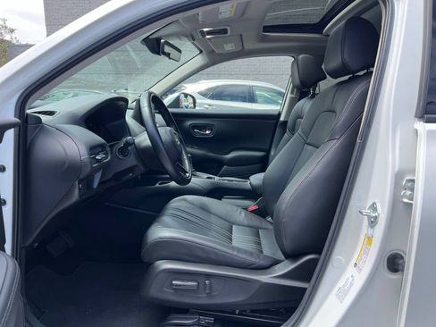 Used 2025 Honda HR-V EX-L image 10