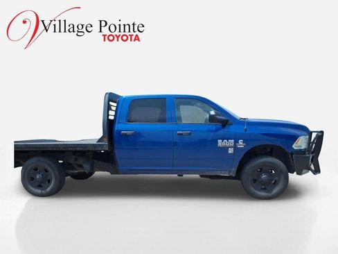 Used 2017 RAM 3500 Tradesman w/ Chrome Appearance Group AWD/4WD image 4