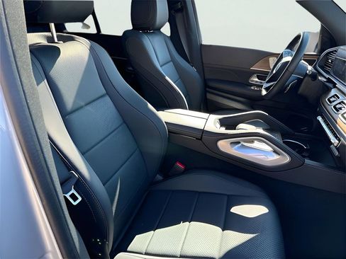 Used 2025 Mercedes-Benz GLE 350 4MATIC image 25