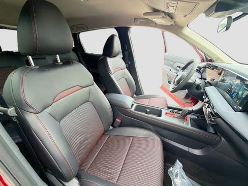 New 2026 Nissan Kicks SR image 28