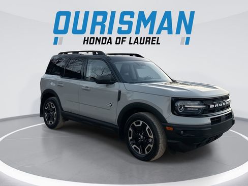 Used 2022 Ford Bronco Sport Outer Banks w/ Tech Package image 2