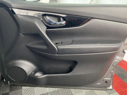 Used 2019 Nissan Rogue Sport SV w/ Technology Package image 7