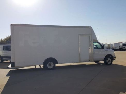 Used 2016 Ford E-450 and Econoline 450 Super Duty image 6