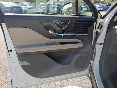 Used 2021 Lincoln Corsair FWD image 19
